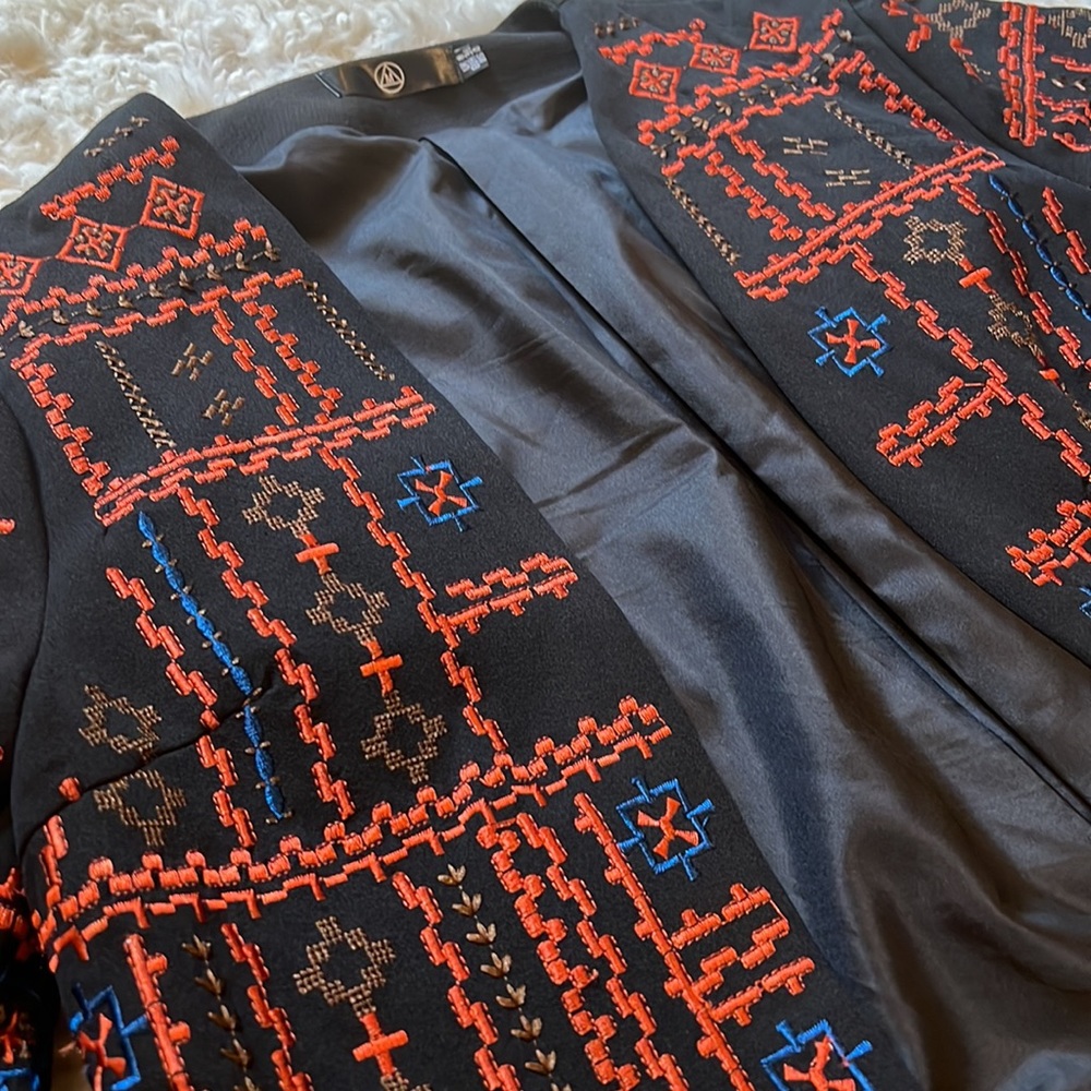 Blazer - Picture 2 of 3